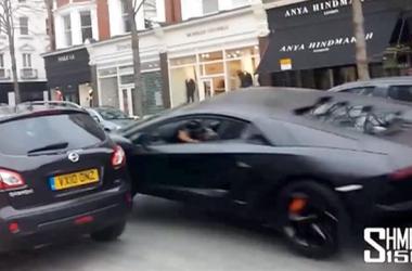 $500,000 Lamborghini Aventador Crashes in London With 2 Other Cars